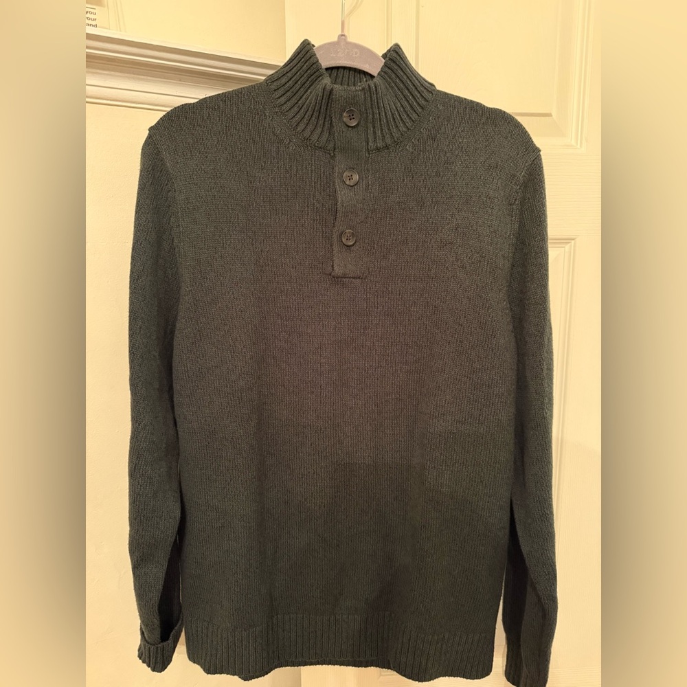💫NWOT💫
IZOD MENS CLASSIC COWLNECK SWEATER

SIZE MEDIUM
DARK GREEN 💚